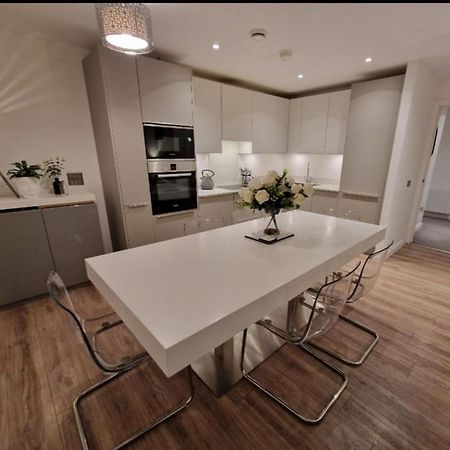 Modern Apartment, Sleeps 6, Belfast City Centre Eksteriør billede