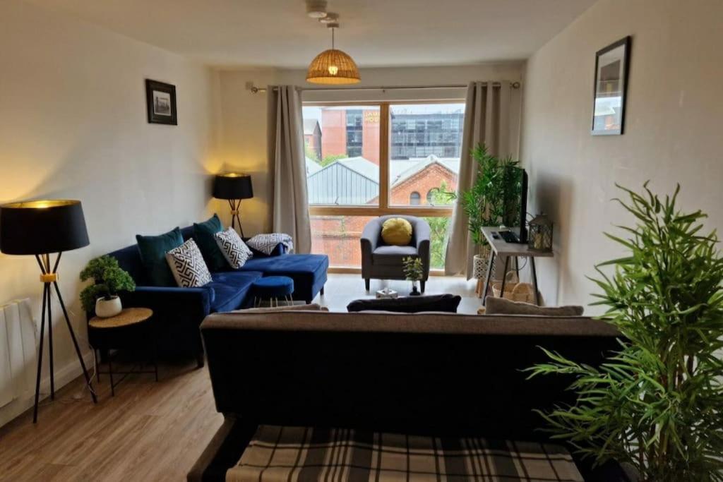 Modern Apartment, Sleeps 6, Belfast City Centre Eksteriør billede